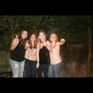 Meet your Posher, Elizabeth